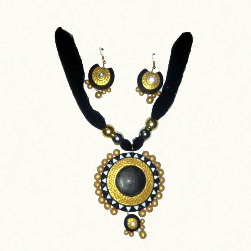 DREAMJWELL - Beautiful Gold Tone Black Thread Cz Necklace Set-dj06598 –  dreamjwell