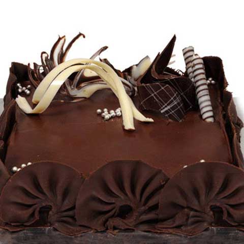 Rich Chocolate Truffle Cake